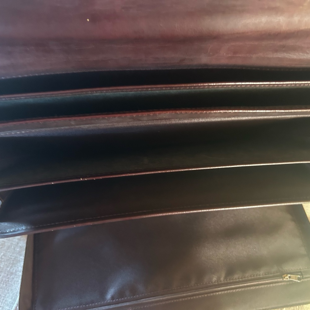 Brown leather - Picture 3 of 6